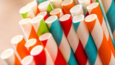 研究表明纸吸管与塑料吸管一样有害