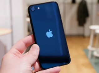 iPhone SE 4规格泄露揭示了更大的OLED显示屏AI摄影和其他升级
